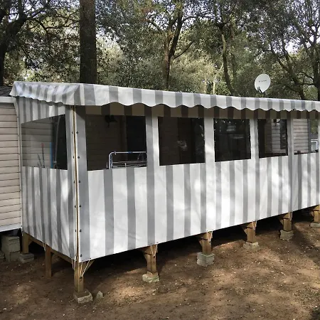 Mobilhome Familial 6 A 7 P 3 42 M2 Brevin Les Pierres Couchees * Saint-Brevin-les-Pins