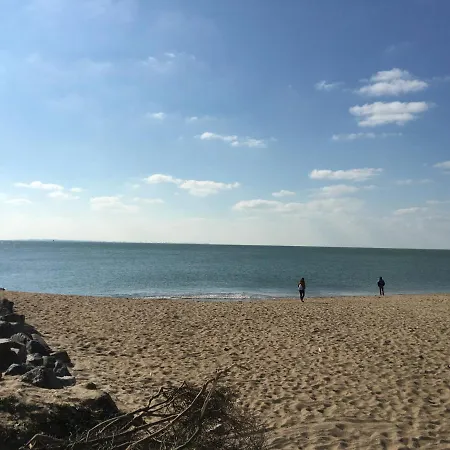 Mobilhome Familial 6 A 7 P 3 42 M2 Brevin Les Pierres Couchees * Saint-Brévin-les-Pins