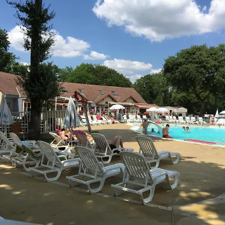 Mobilhome Familial 6 A 7 P 3 42 M2 Brevin Les Pierres Couchees Campingplatz