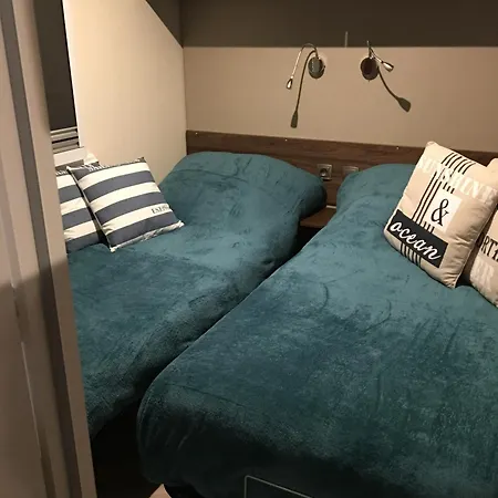 Mobilhome Familial 6 A 7 P 3 42 M2 Brevin Les Pierres Couchees Saint-Brévin-les-Pins