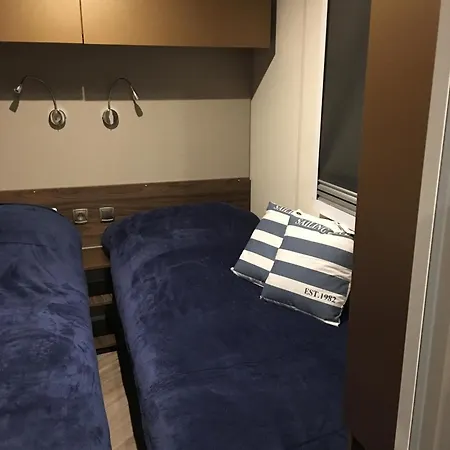 Mobilhome Familial 6 A 7 P 3 42 M2 Brevin Les Pierres Couchees * Saint-Brévin-les-Pins