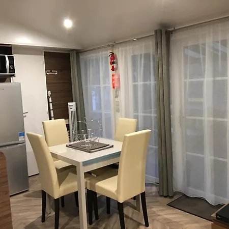 Mobilhome Familial 6 A 7 P 3 42 M2 Brevin Les Pierres Couchees Campsite *