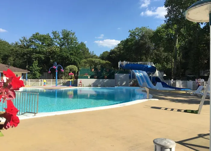 Mobilhome Familial 6 A 7 P 3 42 M2 Brevin Les Pierres Couchees