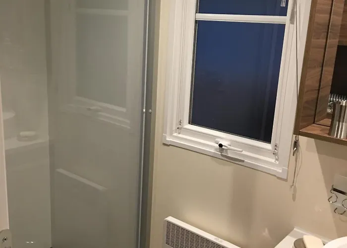 Mobilhome Familial 6 A 7 P 3 42 M2 Brevin Les Pierres Couchees * Saint-Brévin-les-Pins